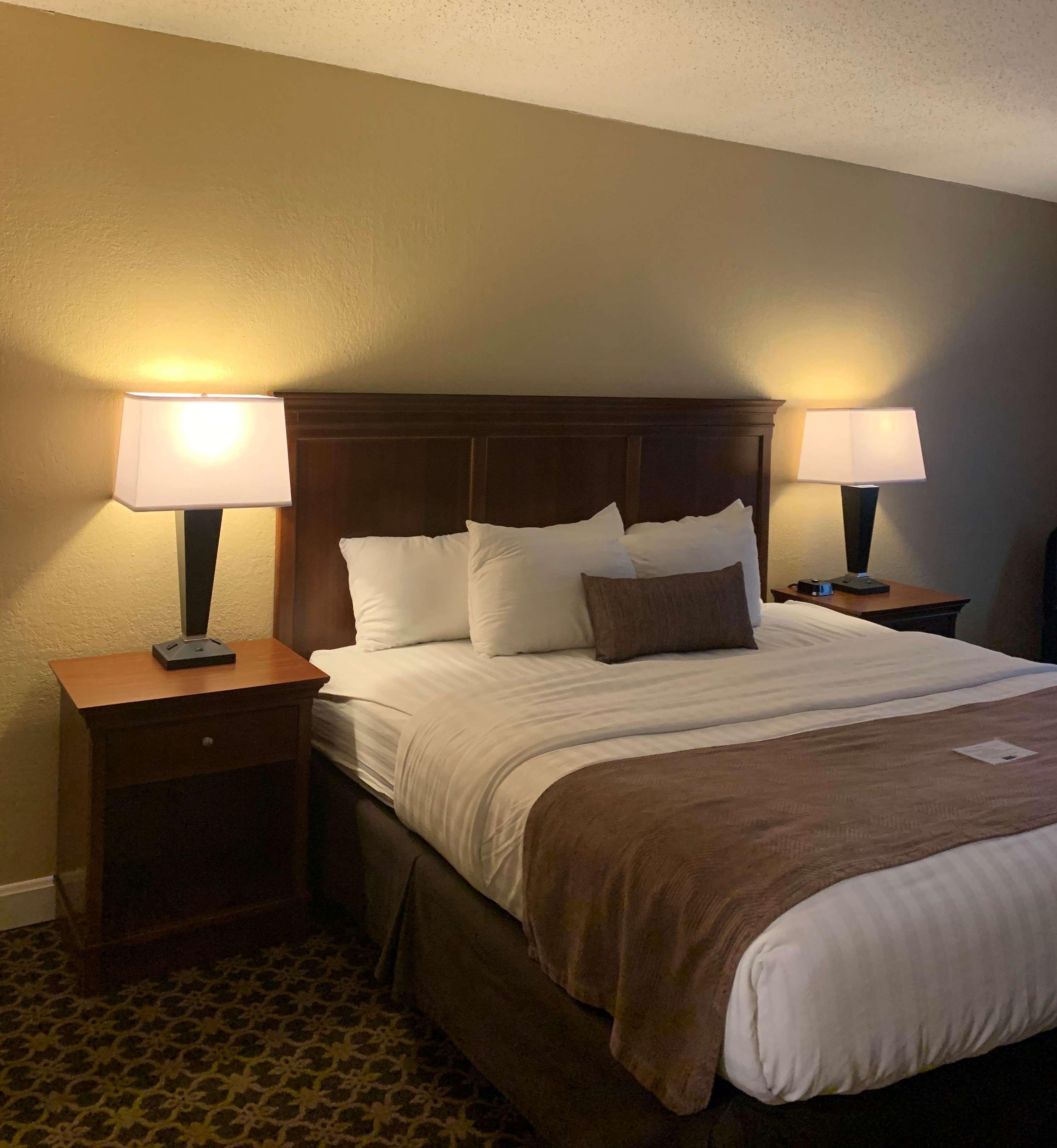 Best Western Plus Wooster Hotel & Conference Center Exterior foto