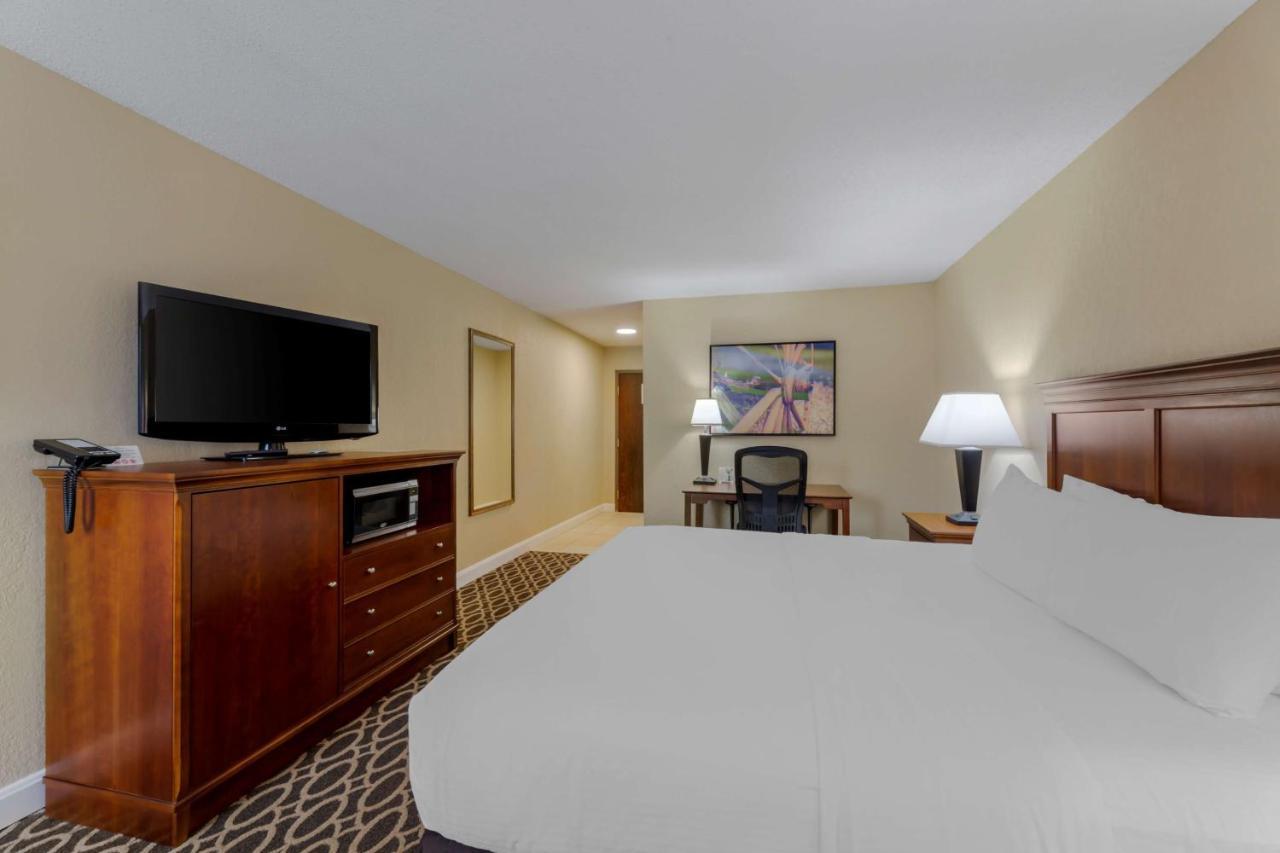 Best Western Plus Wooster Hotel & Conference Center Exterior foto